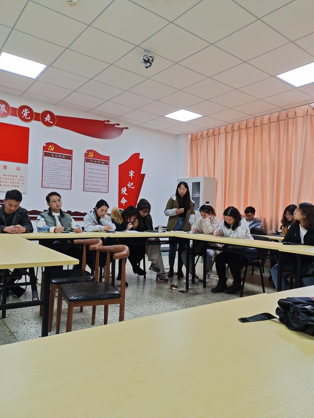 E4517DE248D2F9BADD030A3FA02_09D8AE20_268CF.jpg E4517DE248D2F9BADD030A3FA02_09D8AE20_268CF.jpg